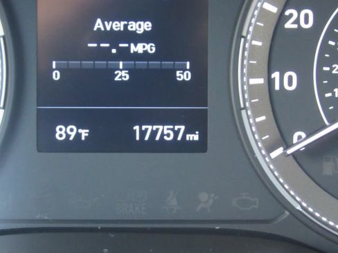 Used 2022 Hyundai Venue SEL image 37