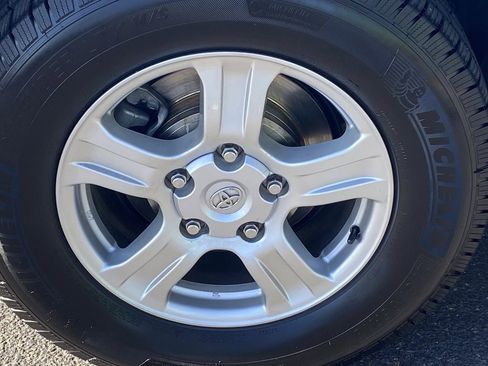 Used 2008 Toyota Sequoia SR5 RWD image 9