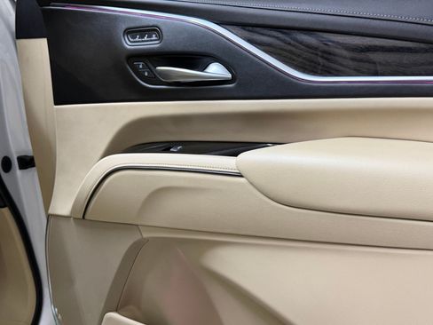 Used 2023 Cadillac Escalade Premium Luxury AWD/4WD image 55