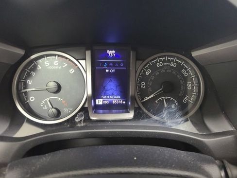 Certified 2018 Toyota Tacoma SR5 AWD/4WD image 27