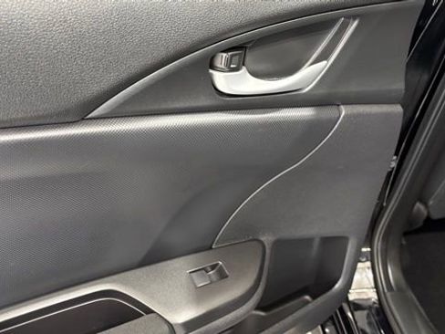 Used 2019 Honda Civic EX image 19