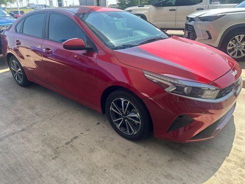 Used 2024 Kia Forte LXS FWD image 4