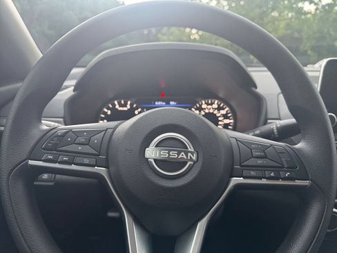 Used 2025 Nissan Altima 2.5 SV FWD image 28