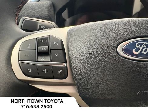 Used 2025 Ford Explorer Active image 24