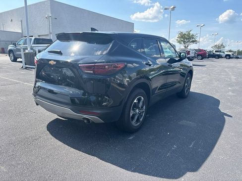 Used 2025 Chevrolet Blazer LT AWD/4WD image 3