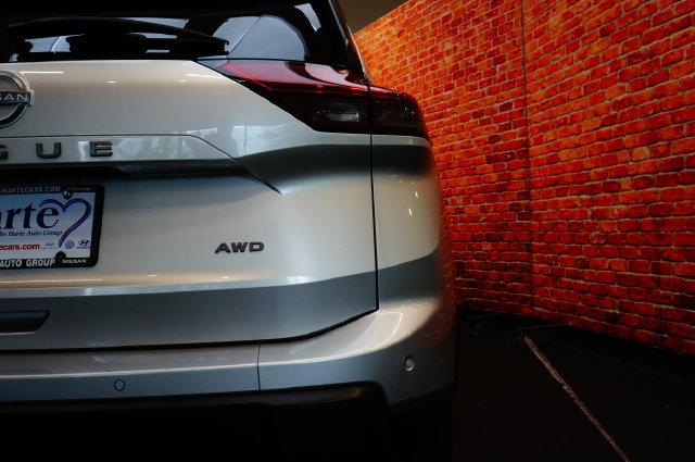 Certified 2025 Nissan Rogue SV AWD/4WD image 72
