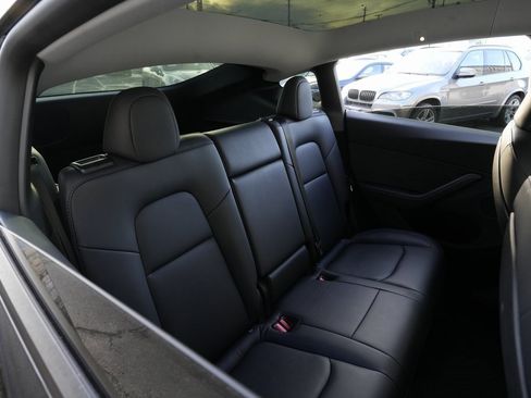 Used 2023 Tesla Model Y Long Range image 36