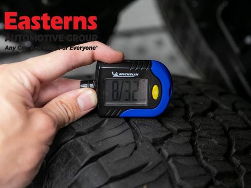 Used 2025 Toyota Tacoma TRD Off-Road AWD/4WD image 89