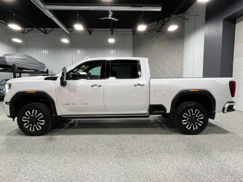 Used 2024 GMC Sierra 2500 Denali Ultimate w/ Max Trailering Package image 2