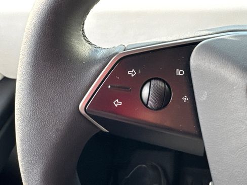 Used 2024 Tesla Cybertruck AWD Crew Cab image 18