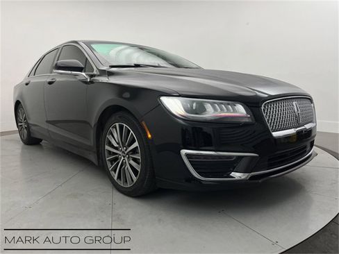 Used 2020 Lincoln MKZ image 1