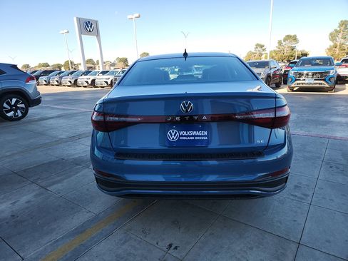 New 2026 Volkswagen Jetta SE image 6