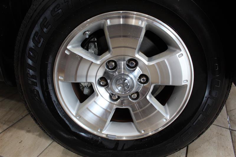 Used 2007 Toyota 4Runner SR5 AWD/4WD image 11