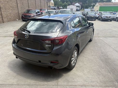 Used 2017 MAZDA MAZDA3 Sport FWD image 4