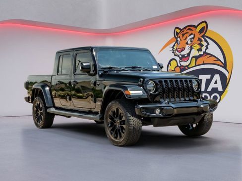 Used 2022 Jeep Gladiator Overland AWD/4WD image 3