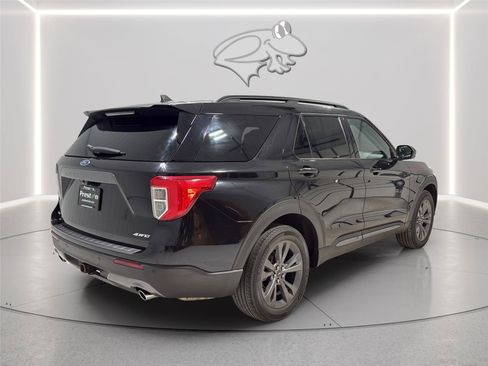 Used 2023 Ford Explorer XLT w/ Equipment Group 202A AWD/4WD image 5
