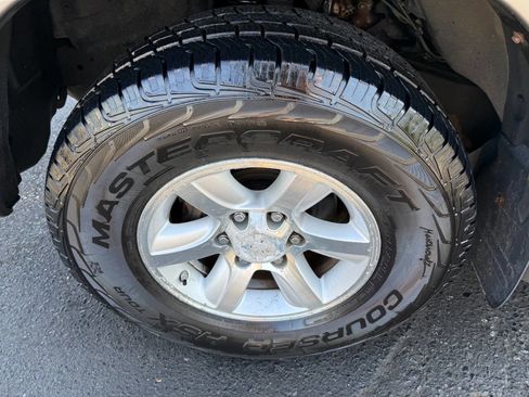 Used 2005 Toyota Sequoia SR5 AWD/4WD image 9