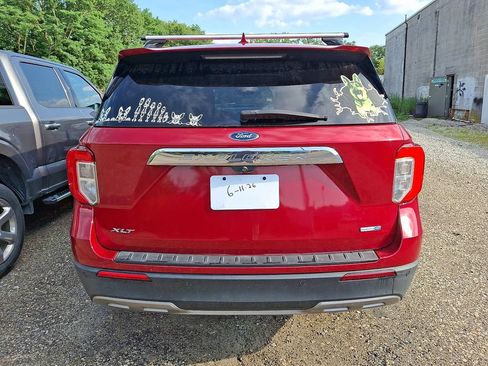 Used 2020 Ford Explorer XLT w/ Equipment Group 202A AWD/4WD image 4