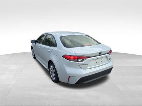 Used 2024 Toyota Corolla LE image 4