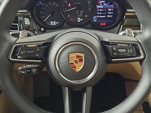 Certified 2025 Porsche Macan image 26