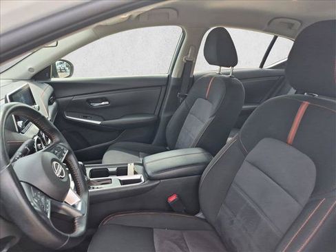 Used 2025 Nissan Sentra SR FWD image 11