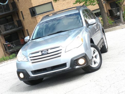 Used 2013 Subaru Outback 2.5i Premium AWD/4WD image 7