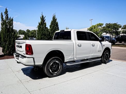 Used 2025 RAM 2500 Laramie AWD/4WD image 11