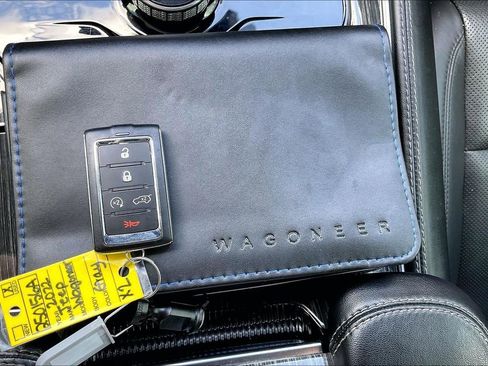 Used 2022 Jeep Wagoneer Series III w/ Convenience Group I image 10