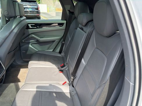 Used 2019 Porsche Cayenne AWD/4WD image 7