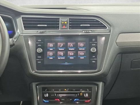 Used 2022 Volkswagen Tiguan SE FWD image 15