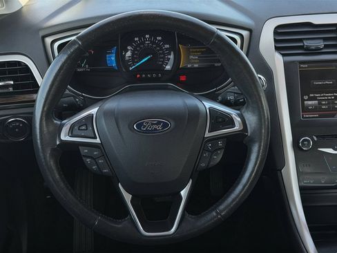 Used 2015 Ford Fusion SE w/ Equipment Group 202A FWD image 17