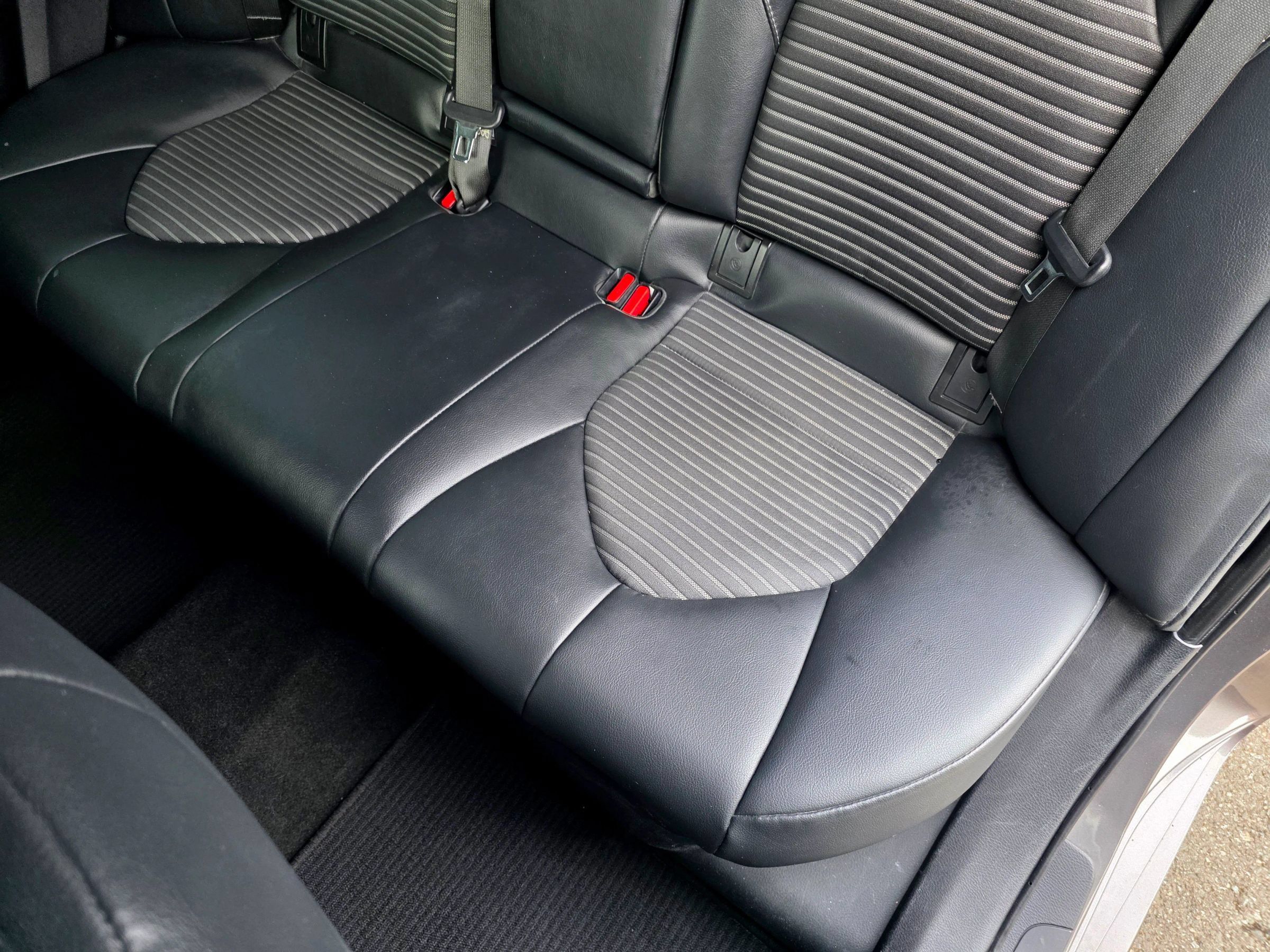 Used 2019 Toyota Camry SE w/ Audio Package FWD image 54