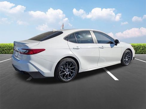 Certified 2025 Toyota Camry SE w/ Convenience Package image 4