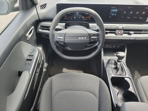 Used 2025 Kia K4 FWD image 12