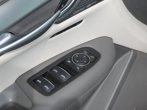 Used 2025 Cadillac XT5 Premium Luxury FWD image 25