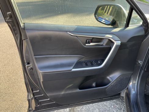 Certified 2025 Toyota RAV4 XLE AWD/4WD image 14