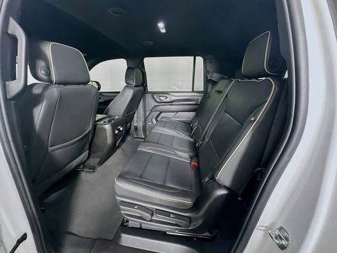 Used 2024 GMC Yukon XL SLT image 29
