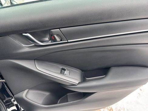 Used 2018 Honda Accord EX image 38