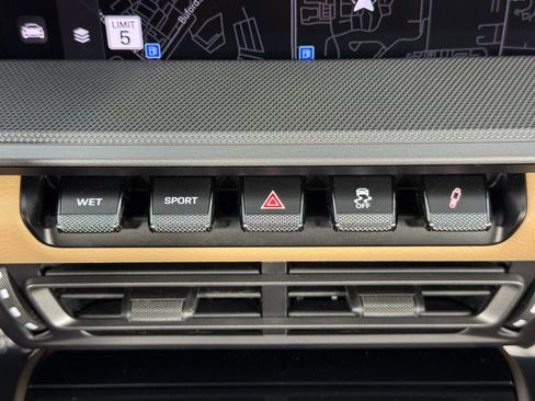 Used 2024 Porsche 911 Carrera image 31