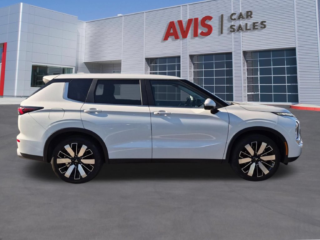 Used 2025 Mitsubishi Outlander SE AWD/4WD image 5
