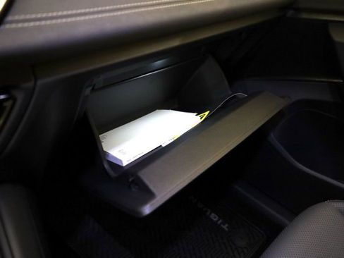 New 2026 Volkswagen Tiguan SE R-Line image 22