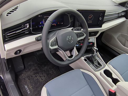 New 2026 Volkswagen Jetta SE FWD image 9
