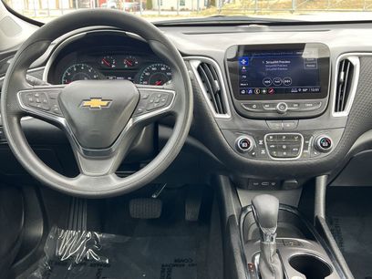 Used 2025 Chevrolet Malibu LT