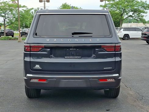 Certified 2022 Jeep Wagoneer Series I AWD/4WD image 5