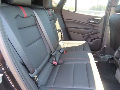 Used 2026 Chevrolet Trax RS w/ Sunroof Package FWD image 39