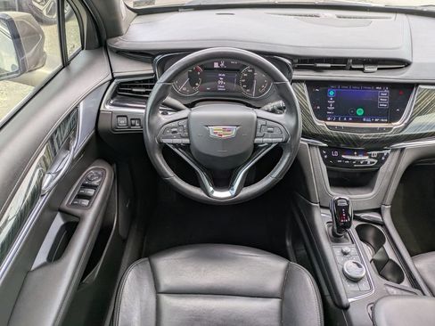 Used 2023 Cadillac XT6 Premium Luxury FWD image 17