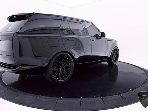 Used 2025 Land Rover Range Rover SE AWD/4WD image 13