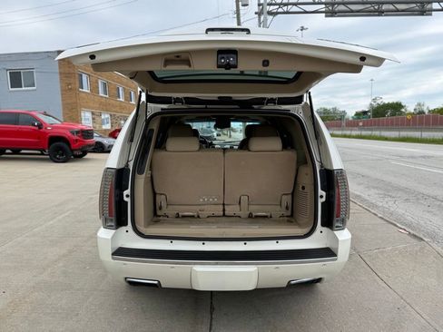 Used 2012 Cadillac Escalade Premium AWD/4WD image 15