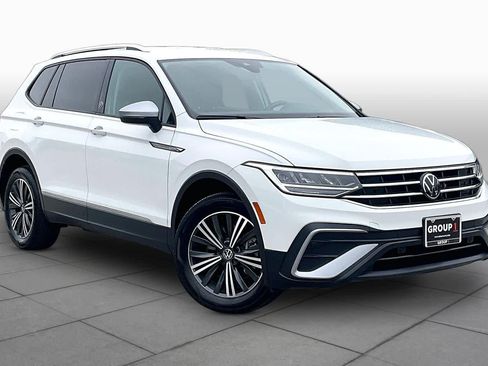 Used 2024 Volkswagen Tiguan Wolfsburg Edition FWD image 3