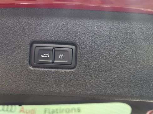 New 2025 Audi SQ8 Prestige image 13